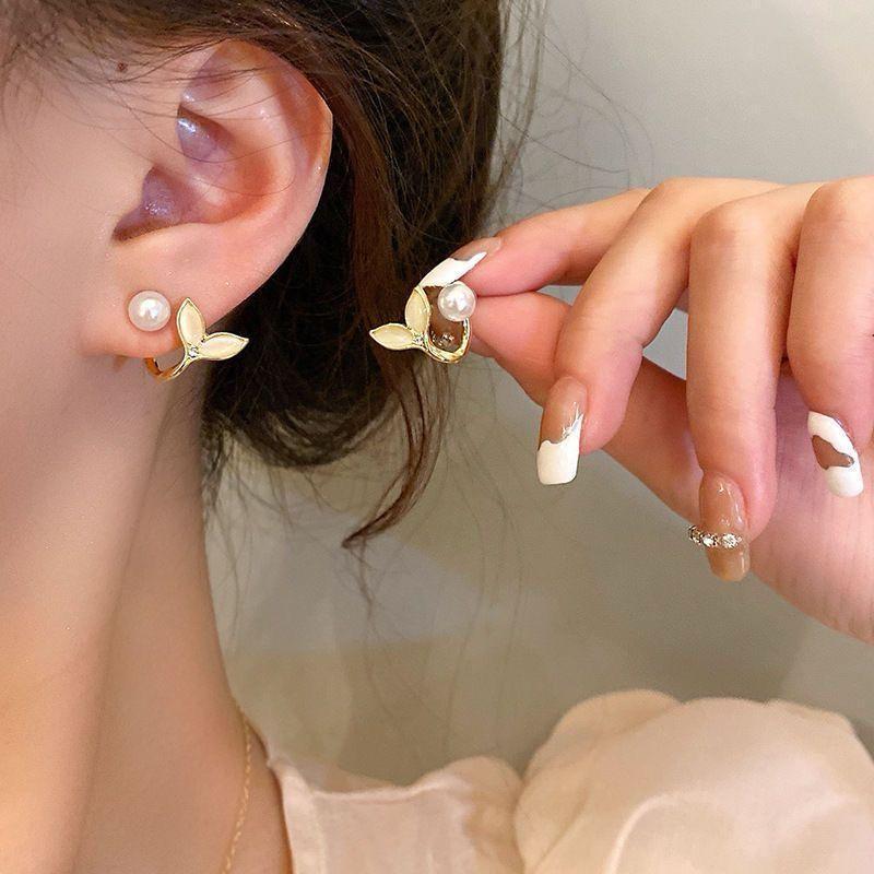 Pearl stud Korean style