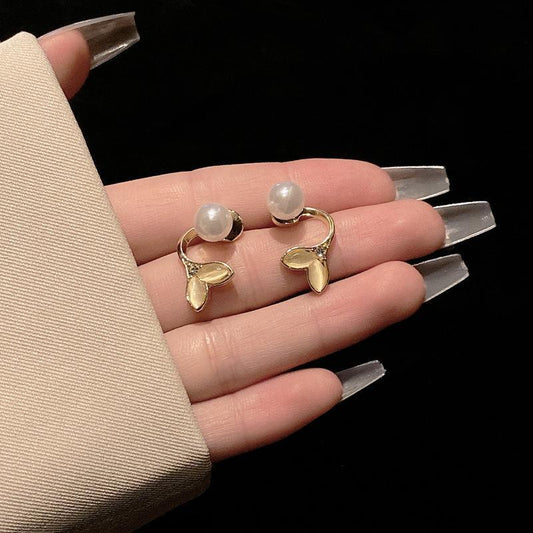 Pearl stud Korean style