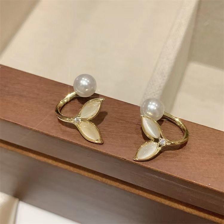 Pearl stud Korean style